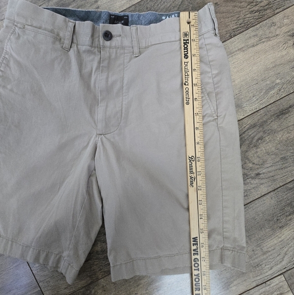 J. Crew Men's Size 29 Beige Shorts, Inseam 9 - Picture 3 of 10